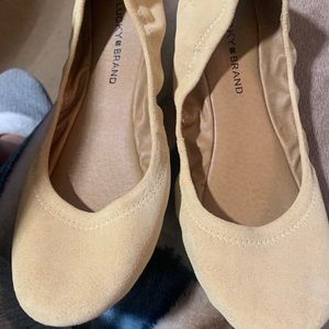 Lucky brand women flats suede shoes size 9.5 women